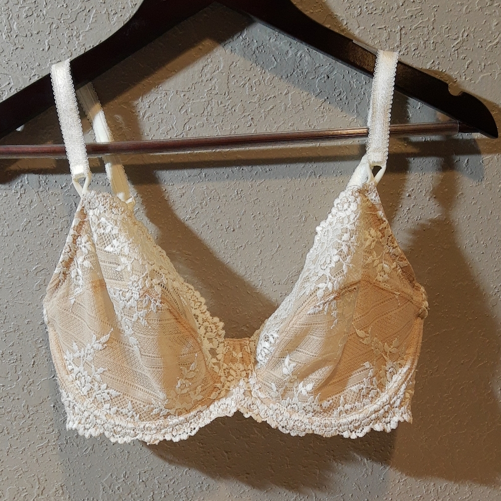 Wacoal, Sz 34DD